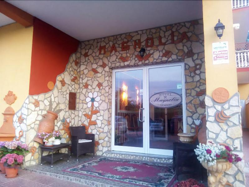 Magnolia Hotel Valmontone Buitenkant foto
