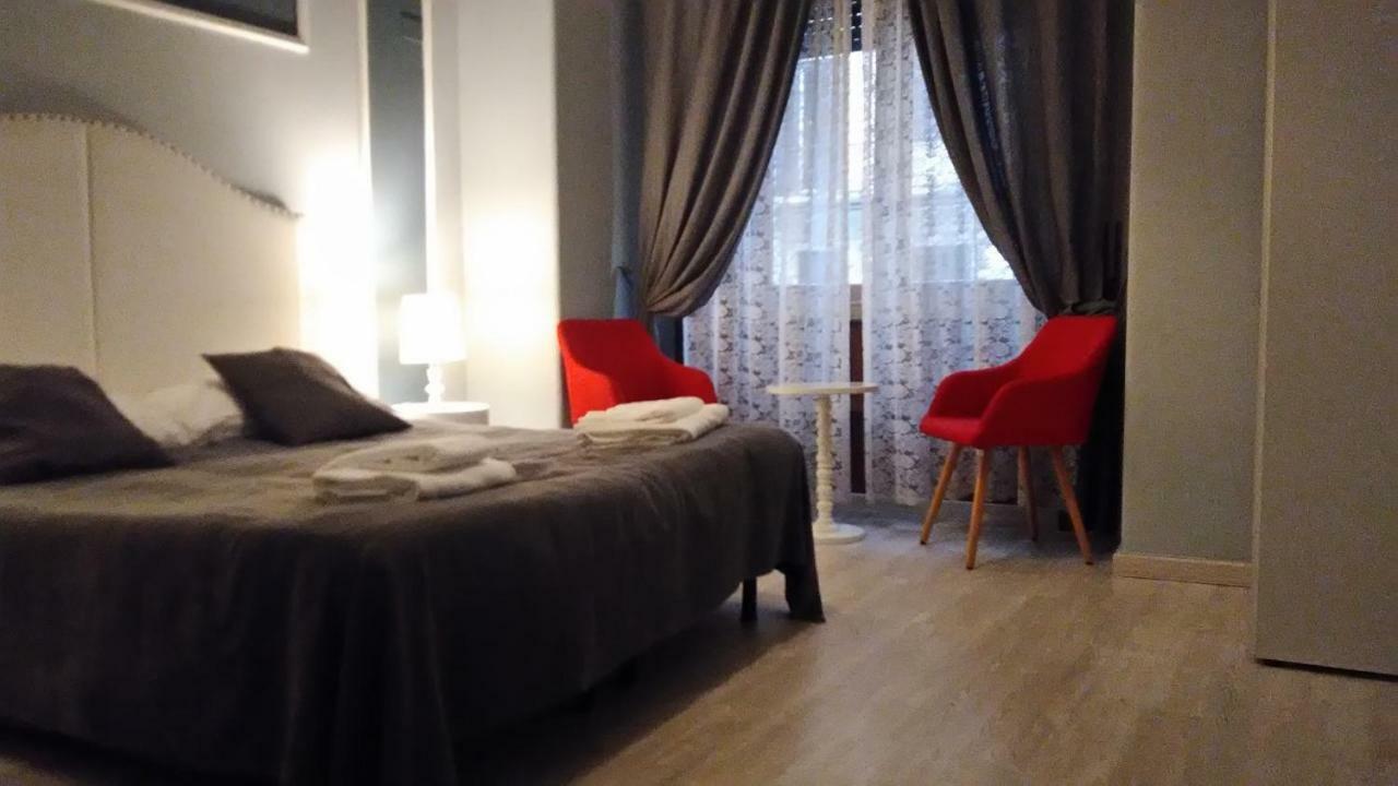 Magnolia Hotel Valmontone Buitenkant foto