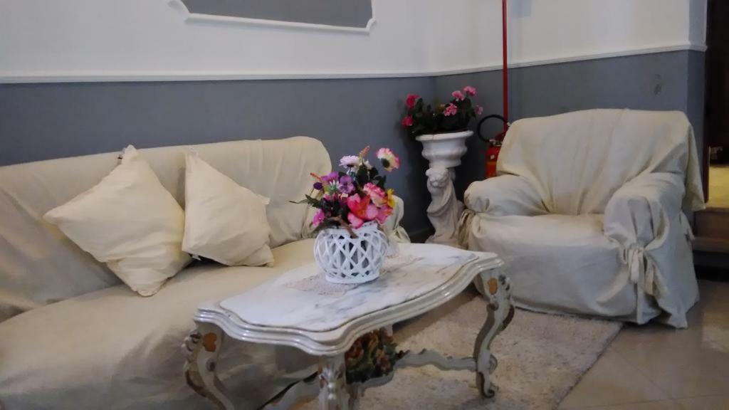 Magnolia Hotel Valmontone Buitenkant foto
