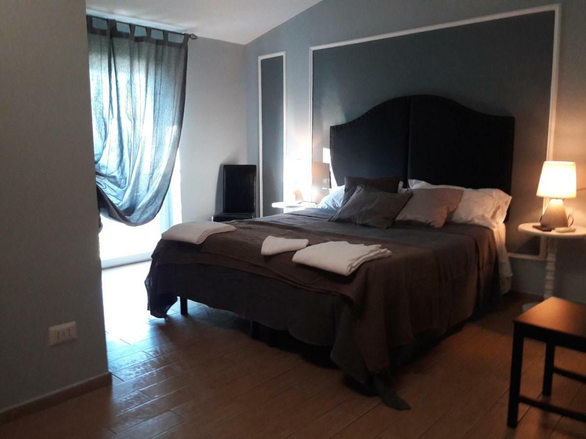 Magnolia Hotel Valmontone Buitenkant foto